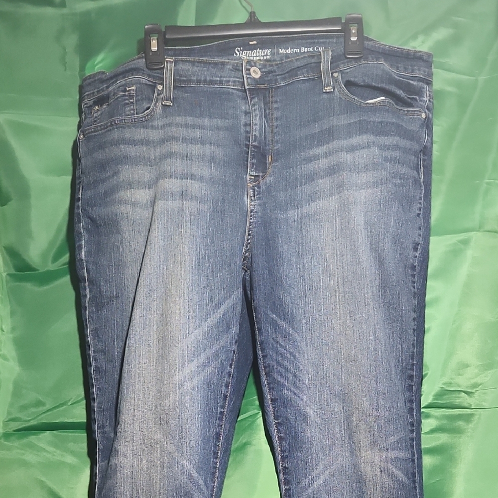 Signature Blue Boot Cut Jeans with Classic Style